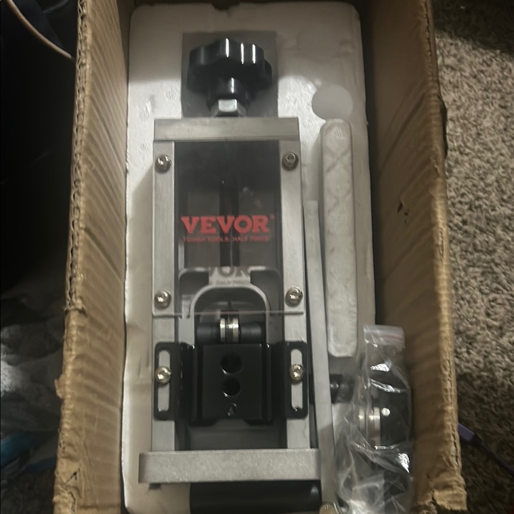 Vevor Silver and Black Manual Press
